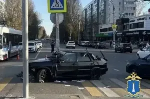 В Ульяновске легковушка сбила женщин и коляску с младенцем