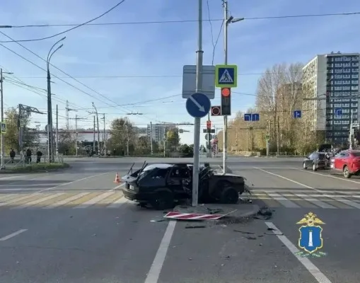 Под Ульяновском ВАЗ врезался в пешеходов: младенец тяжело травмирован