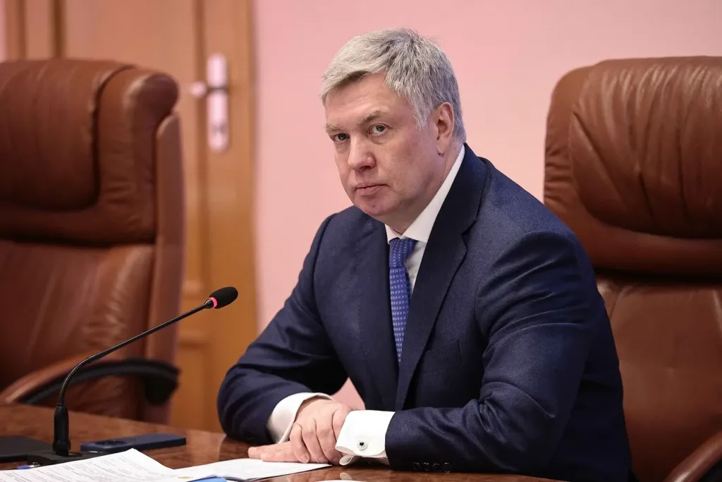 Русских поручил выделить деньги на восстановление дома после атаки БПЛА