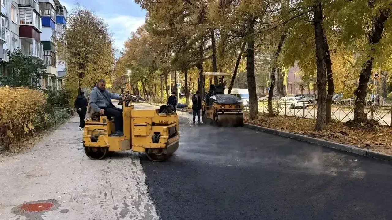 На улице Полбина заменили некачественный асфальт на парковке